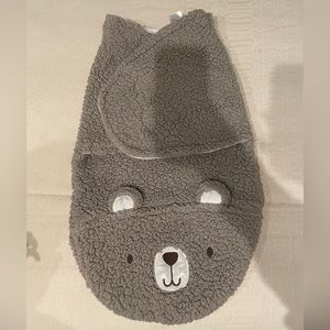 New - Never Used - Chikpea Baby Bear Swaddle  in Grey.